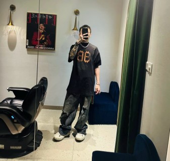 Balenciaga BB Logo Black Short Sleeve T-Shirt view 6