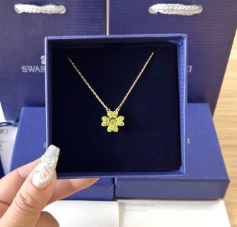 Swarovski Idyllia Lucky Clover Green Gold Pendant Necklace view 6