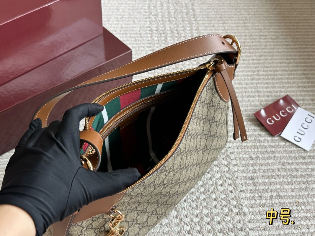 Gucci GG Emblem Shoulder Bag Beige Leather view