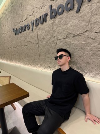 Gucci Embroidered Logo Black T-Shirt view 3