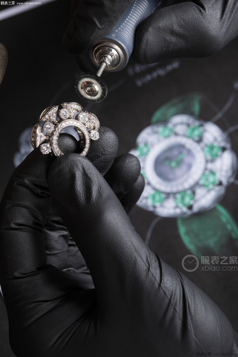 Bulgari Serpenti Emerald & Diamond Green Leather Watch view