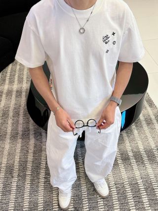Louis Vuitton Monogram Embroidered White T-Shirt view 4
