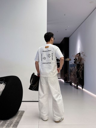 Louis Vuitton Monogram Embroidered White T-Shirt view 6