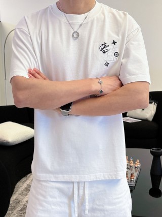 Louis Vuitton Monogram Embroidered White T-Shirt view 7
