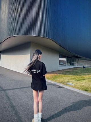 Essentials Fear of God Black Logo T-Shirt view 2