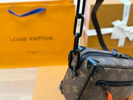 Louis Vuitton Soft Trunk Monogram Chain Shoulder Bag Black Orange view 6