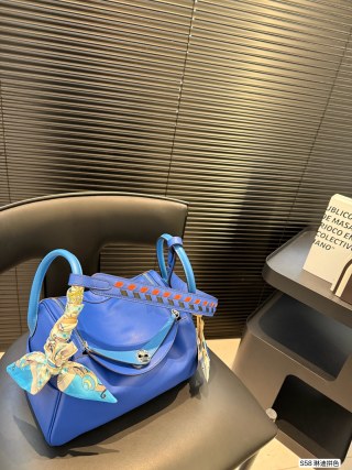 Hermès Lindy 28 Blue & Gold Leather Bag view 3
