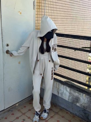 Loewe Cream Logo Zip Hoodie Tracksuit Set view 7