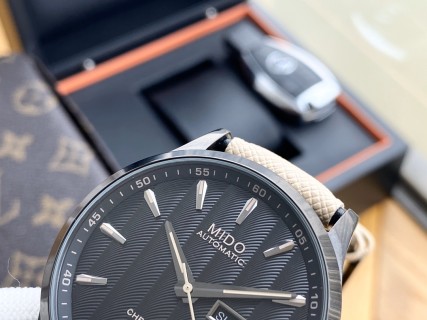 Mido Commander Black Dial Automatic Men's Watch 40mm view 5