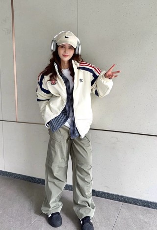 Adidas Cream Navy Red Stripe Puffer Jacket view 2