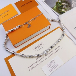 Louis Vuitton Monogram Pearls Necklace Silver view 2