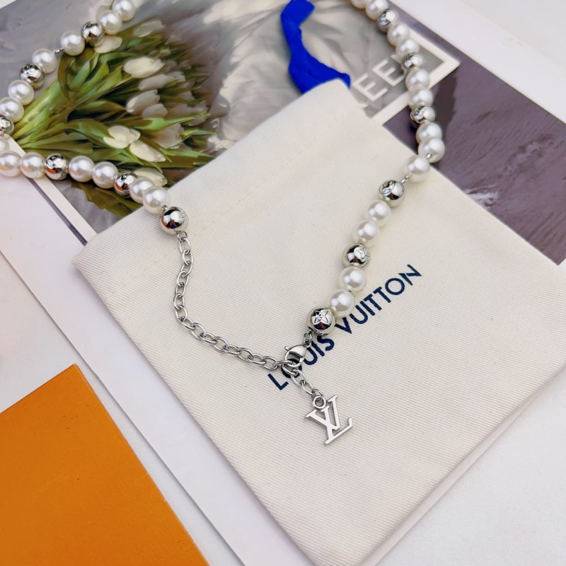 Louis Vuitton Monogram Pearls Necklace Silver view