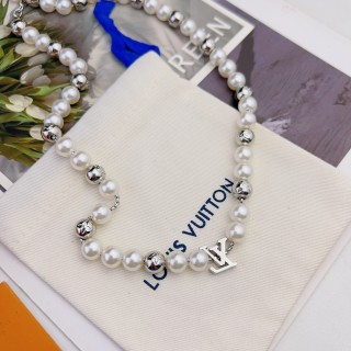 Louis Vuitton Monogram Pearls Necklace Silver view 9