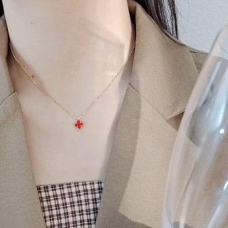 Red Clover Four-Leaf Pendant Gold Chain Necklace