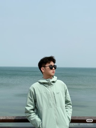 Essentials Fear of God Sage Green Zip-Up Windbreaker Jacket view 2