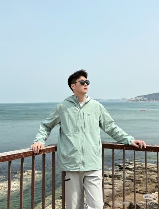 Essentials Fear of God Sage Green Zip-Up Windbreaker Jacket view 3