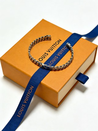 Louis Vuitton Silver Cuban Chain Bracelet - Adjustable view 7