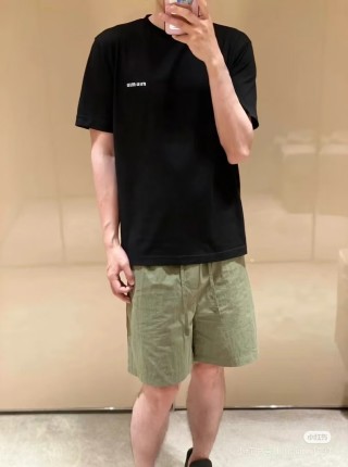 Essentials Fear of God Black Minimalist T-Shirt view 3