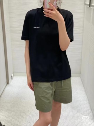 Essentials Fear of God Black Minimalist T-Shirt view 5