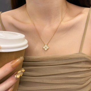 Gold Clover Crystal Pendant Necklace