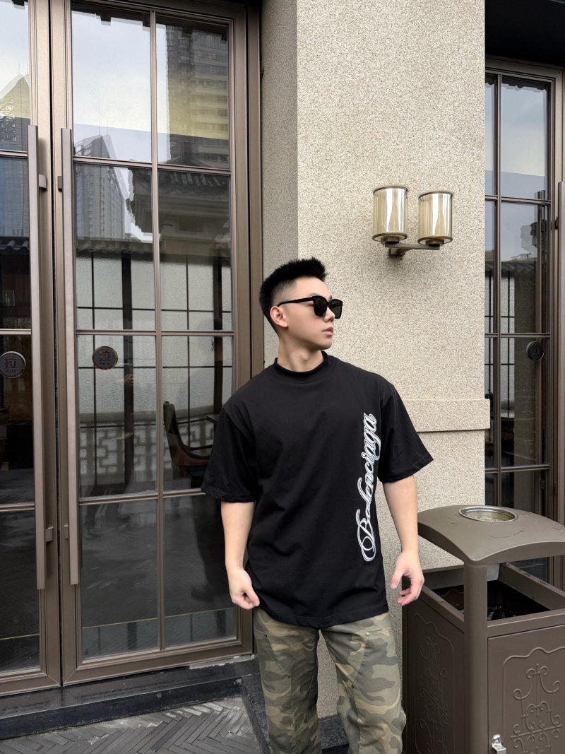 Burberry Black Vertical Logo T-Shirt view