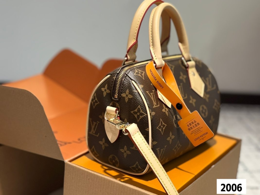 Louis Vuitton Speedy Monogram Canvas Handbag Brown view
