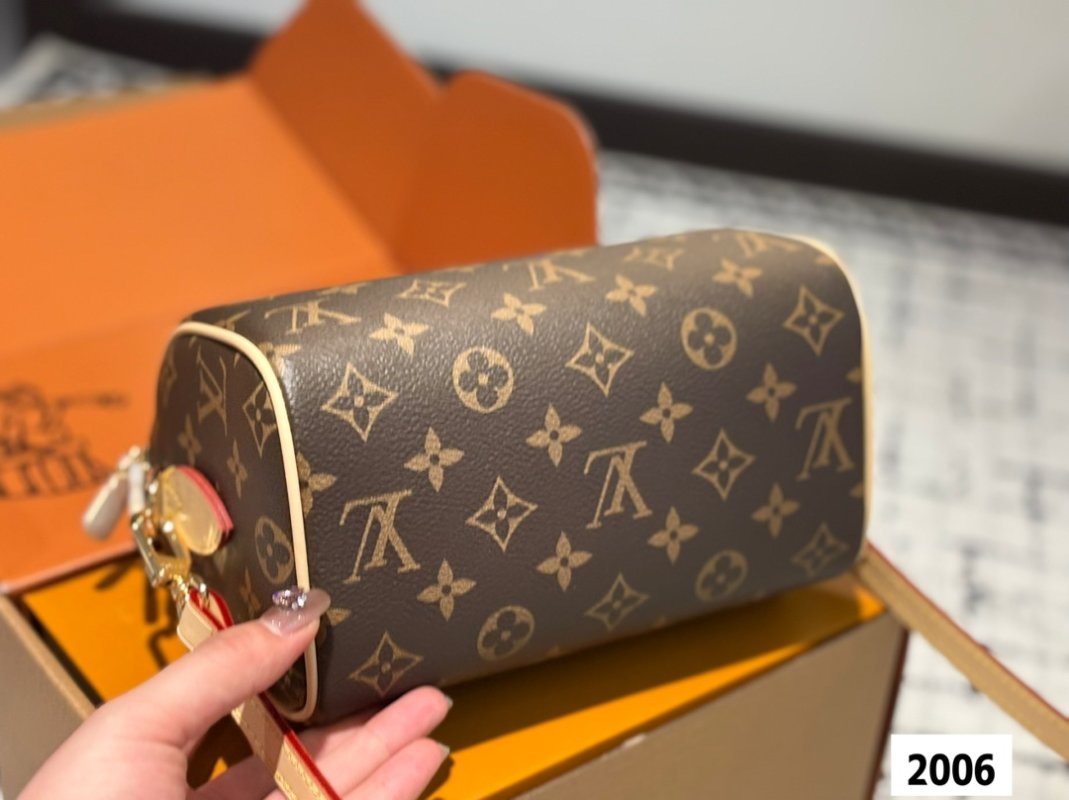 Louis Vuitton Speedy Monogram Canvas Handbag Brown view
