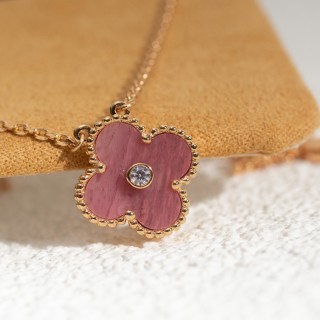 Van Cleef & Arpels Four-Leaf Clover Necklace Rose Quartz view 3