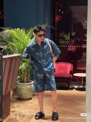 Gucci GG Monogram Denim Short-Sleeve Shirt Blue view 2