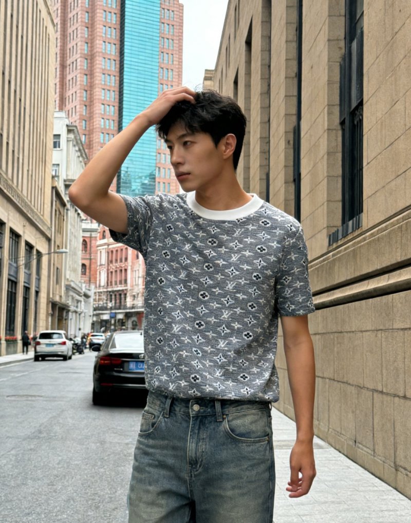 Louis Vuitton Monogram Short Sleeve T-Shirt Grey