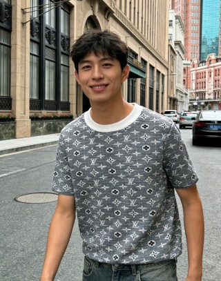 Louis Vuitton Monogram Short Sleeve T-Shirt Grey view 2