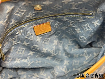 Louis Vuitton Carryall Shoulder Bag Denim Blue view 7