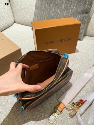 Louis Vuitton Monogram Double Layer Messenger Bag Brown view 8
