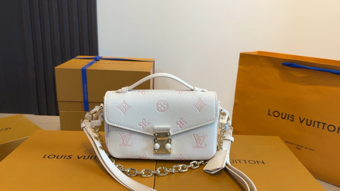 Louis Vuitton Monogram Empreinte White Shoulder Bag