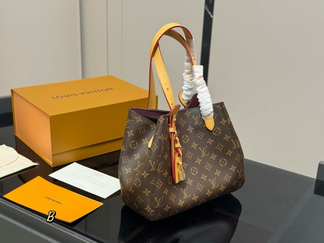 Louis Vuitton Monogram Canvas Shoulder Bag - Brown