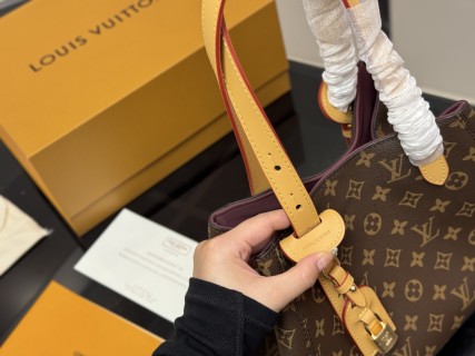 Louis Vuitton Monogram Canvas Shoulder Bag - Brown view 3
