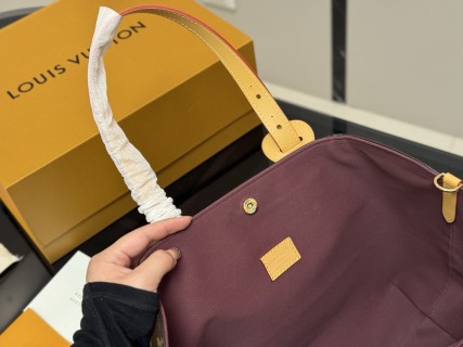 Louis Vuitton Monogram Canvas Shoulder Bag - Brown view 5