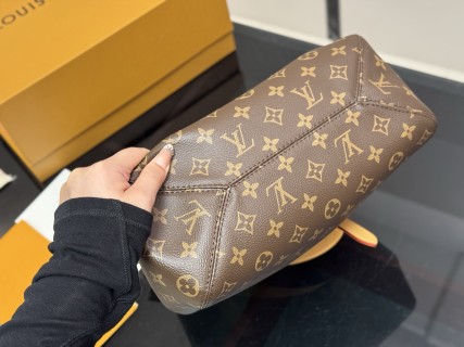 Louis Vuitton Monogram Canvas Shoulder Bag - Brown view 9