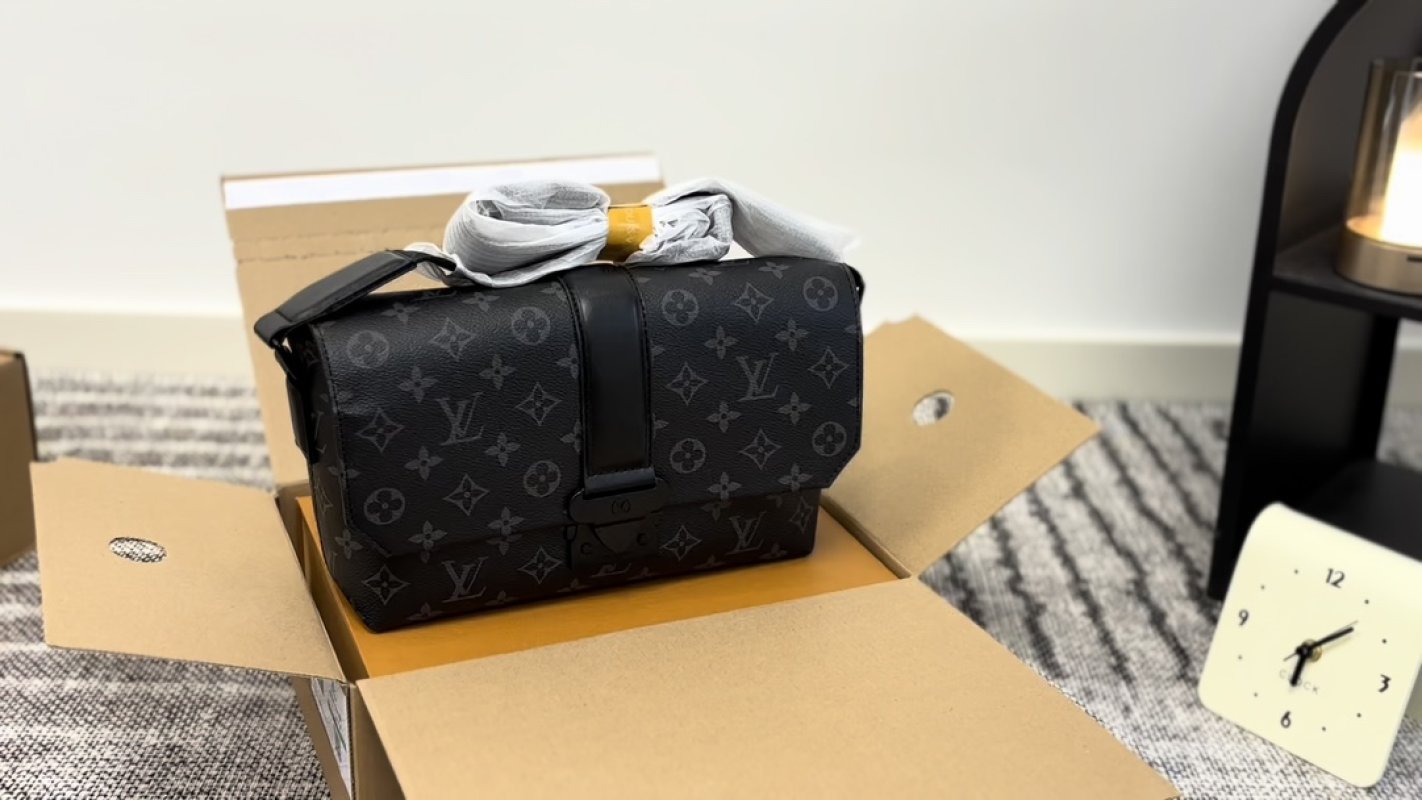 Louis Vuitton Monogram Canvas Black Messenger Bag