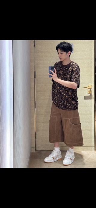 Louis Vuitton Monogram Short Sleeve T-Shirt Brown view 2