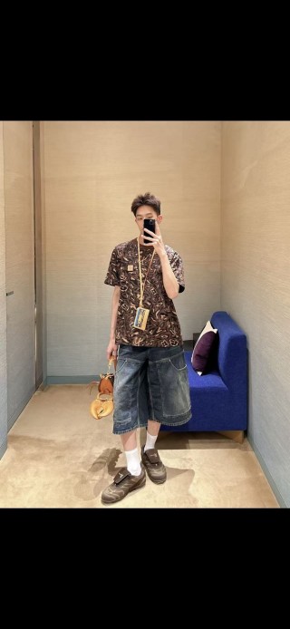 Louis Vuitton Monogram Short Sleeve T-Shirt Brown view 6