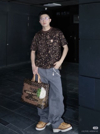 Louis Vuitton Monogram Short Sleeve T-Shirt Brown view 9