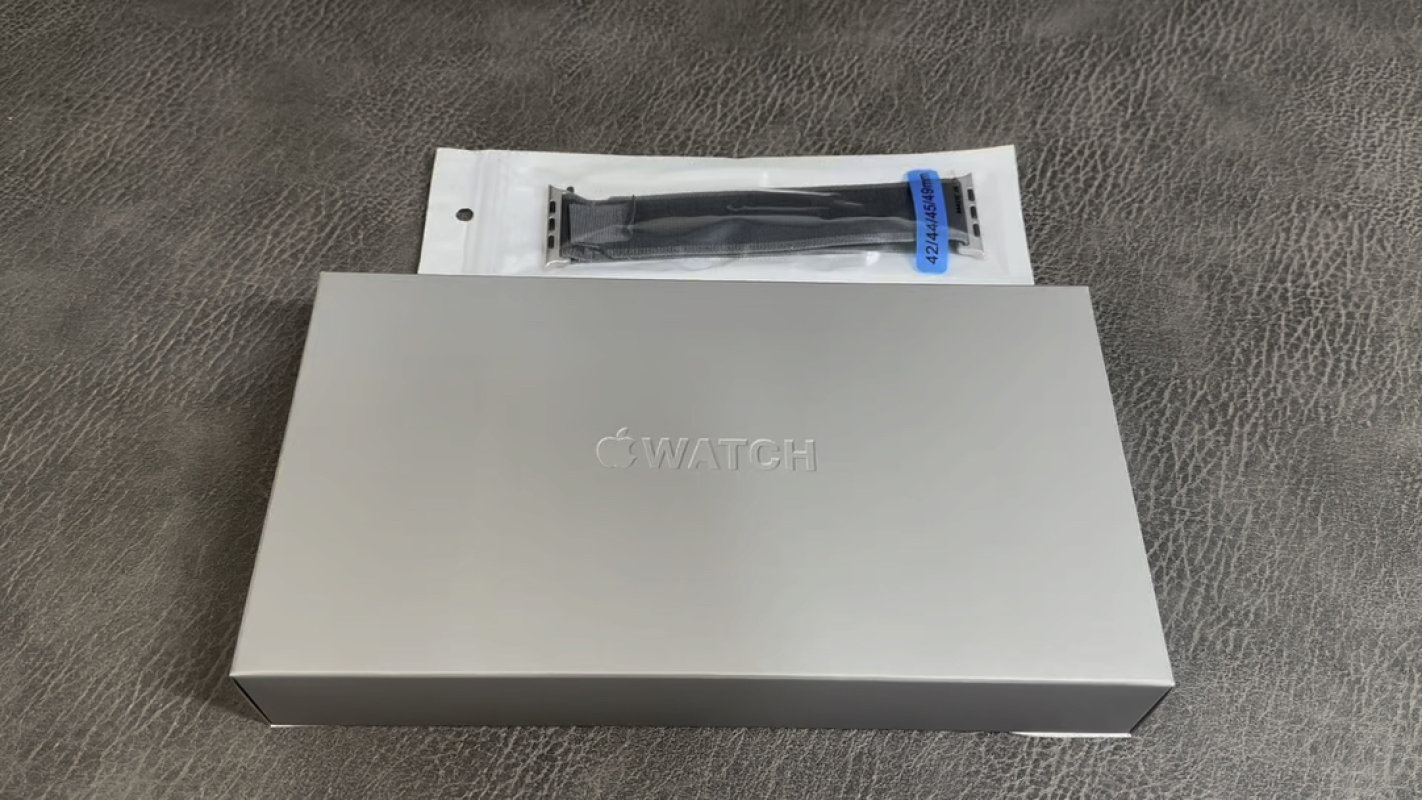 Apple Watch Ultra 2 Black Snake Year Limited Edition