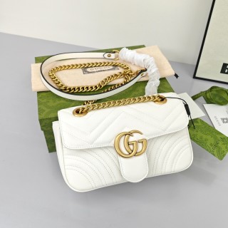 Gucci GG Marmont Quilted Shoulder Bag - White view 2