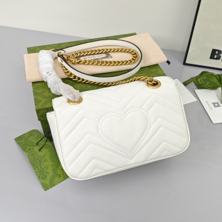 Gucci GG Marmont Quilted Shoulder Bag - White view 3