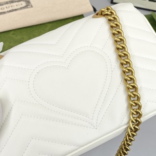 Gucci GG Marmont Quilted Shoulder Bag - White view 5