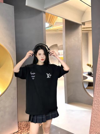 Louis Vuitton Black Logo Short Sleeve T-Shirt view 4