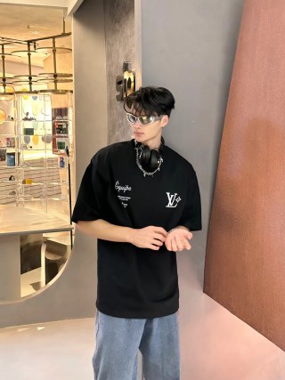 Louis Vuitton Black Logo Short Sleeve T-Shirt view 5