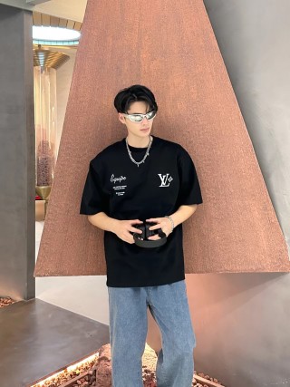 Louis Vuitton Black Logo Short Sleeve T-Shirt view 7