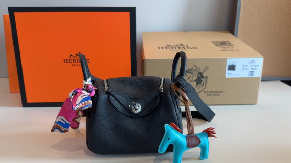 Hermès Lindy Black Tote Bag with Charm Accessories